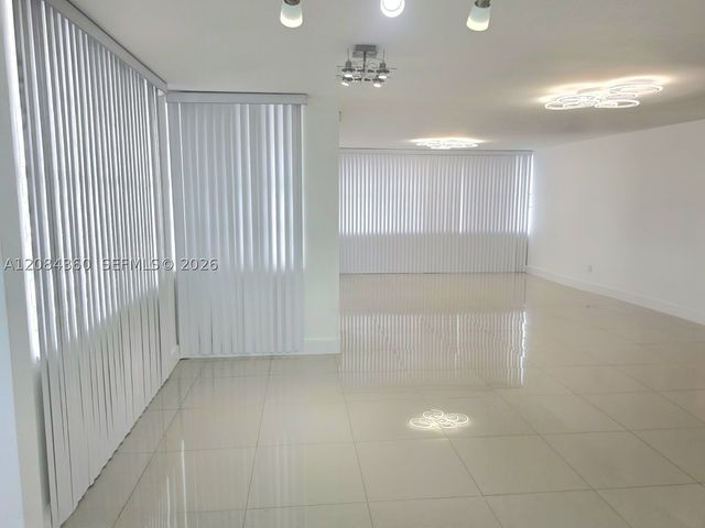 18051 Biscayne Blvd 1204, Aventura, FL 33160