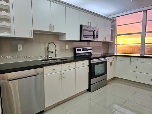 18051 Biscayne Blvd 1204, Aventura, FL 33160