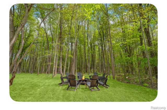 9617 Community Hall Road, New Buffalo Township, MI 49129