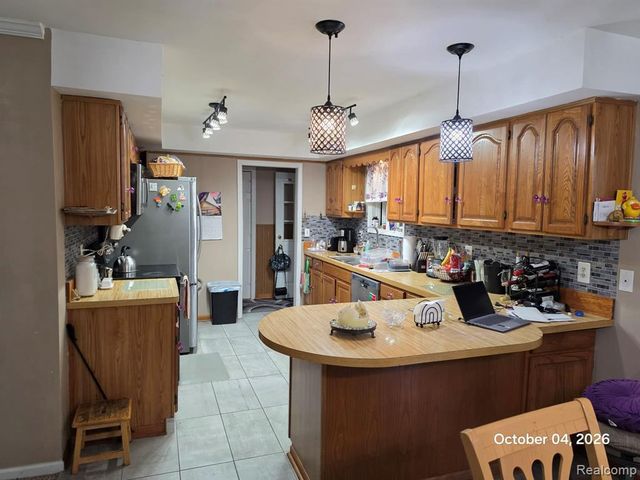 34781 Union Lake Road, Clinton Township, MI 48035