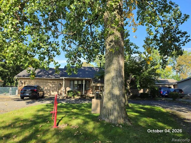 34781 Union Lake Road, Clinton Township, MI 48035