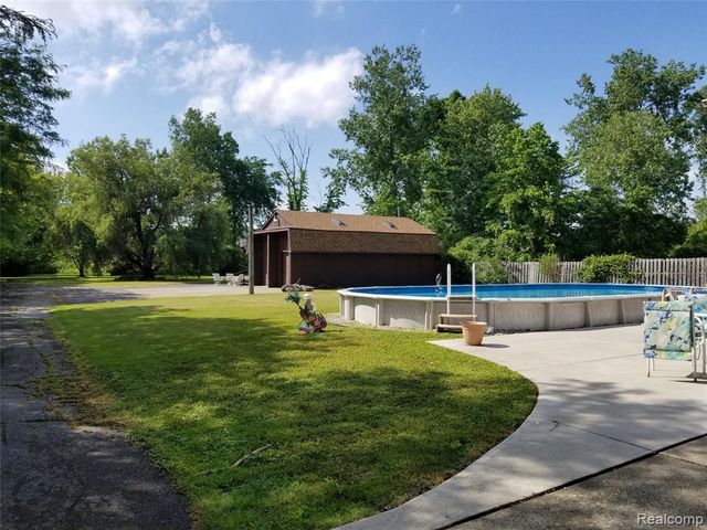 34781 Union Lake Road, Clinton Township, MI 48035