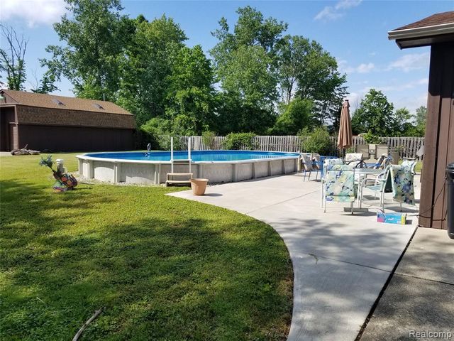 34781 Union Lake Road, Clinton Township, MI 48035