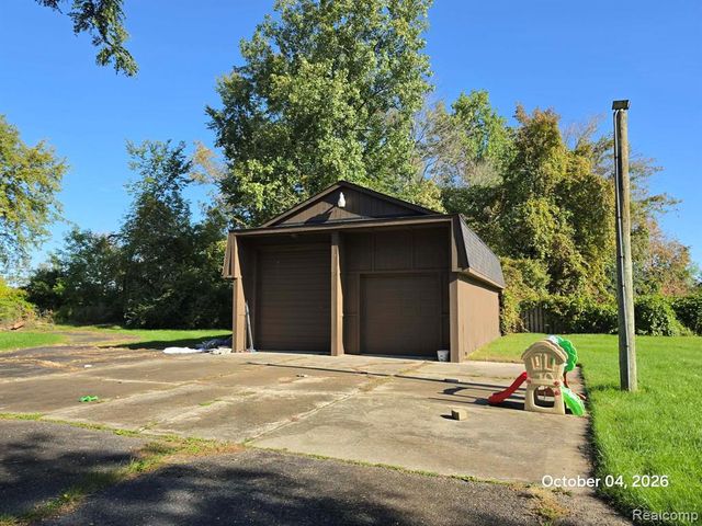 34781 Union Lake Road, Clinton Township, MI 48035