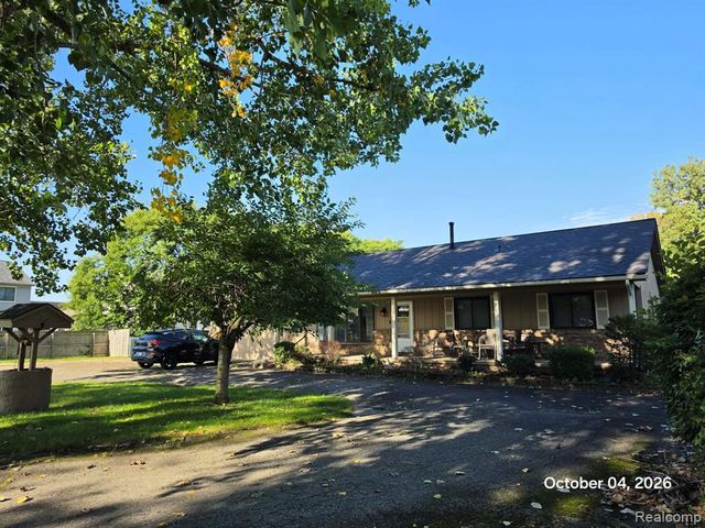 34781 Union Lake Road, Clinton Township, MI 48035