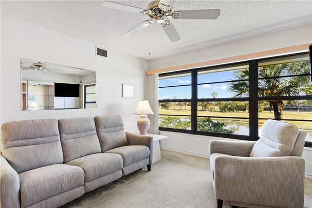 3 Plantation Drive 202, Vero Beach, FL 32966