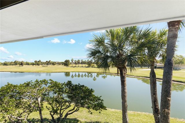 3 Plantation Drive 202, Vero Beach, FL 32966