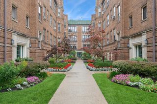 721 Hinman Avenue 1W, Evanston, IL 60202