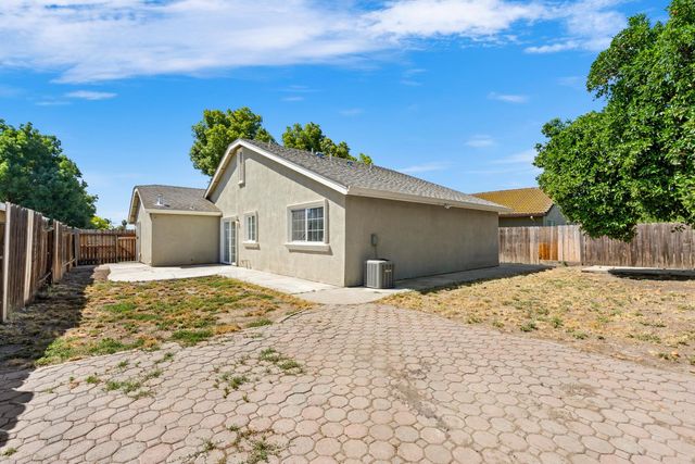 1873 Deauville Dr, Stockton, CA 95210