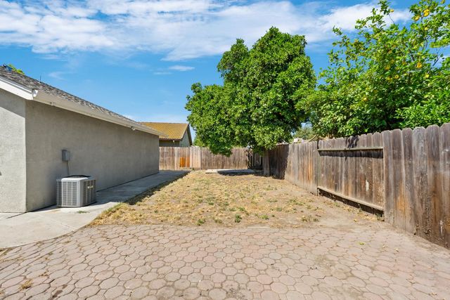 1873 Deauville Dr, Stockton, CA 95210