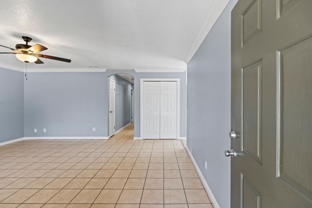 1873 Deauville Dr, Stockton, CA 95210