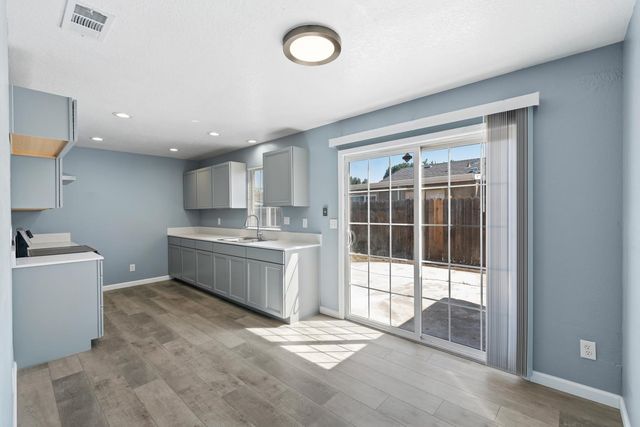 1873 Deauville Dr, Stockton, CA 95210