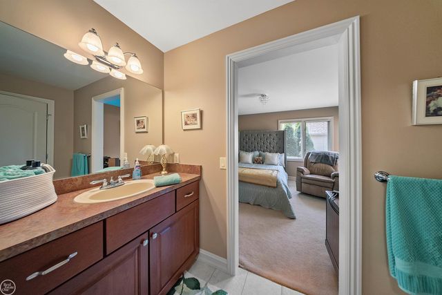 13046 Partridge Run Drive, Shelby Twp, MI 48315