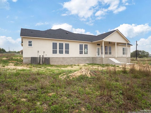 197 LAKE VIEW CIRCLE, La Vernia, TX 78121