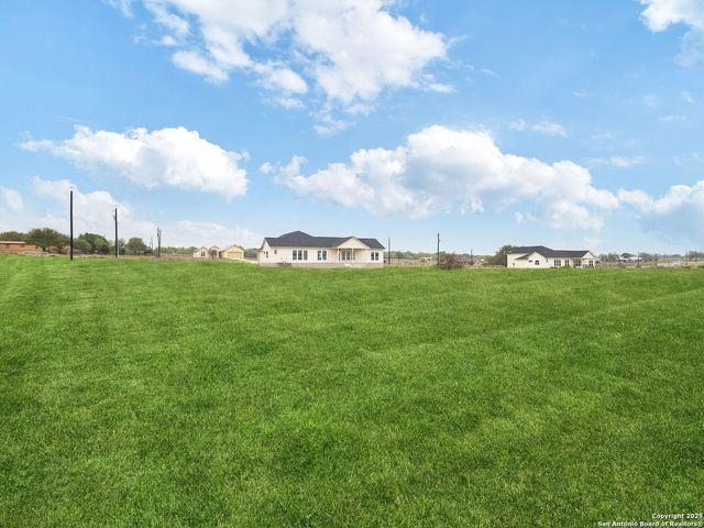 197 LAKE VIEW CIRCLE, La Vernia, TX 78121