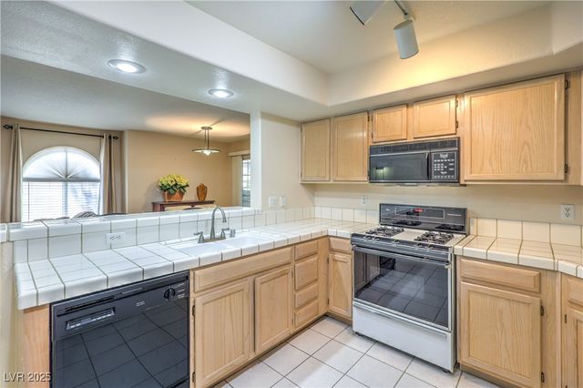 7950 West Flamingo Road 1069, Las Vegas, NV 89147