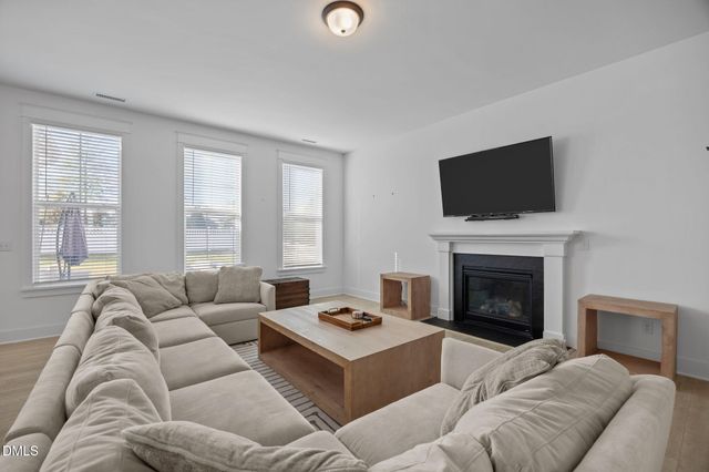 209 Acorn Crossing Road, Holly Springs, NC 27539