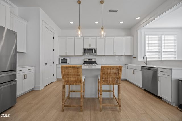 209 Acorn Crossing Road, Holly Springs, NC 27539