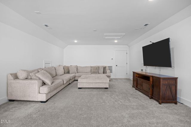 209 Acorn Crossing Road, Holly Springs, NC 27539