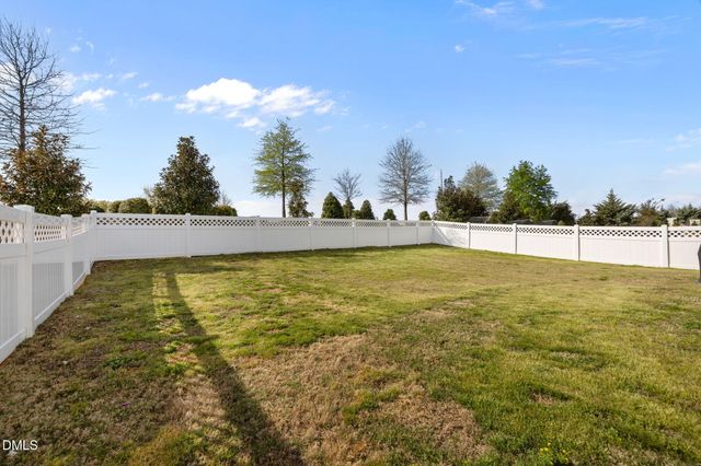 209 Acorn Crossing Road, Holly Springs, NC 27539