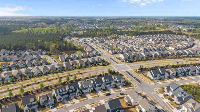 209 Acorn Crossing Road, Holly Springs, NC 27539