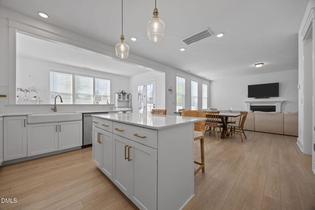 209 Acorn Crossing Road, Holly Springs, NC 27539