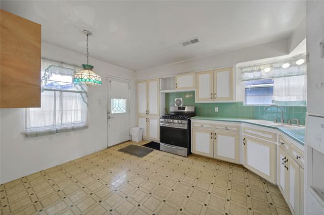 5245 Brinkman Street, Houston, TX 77091