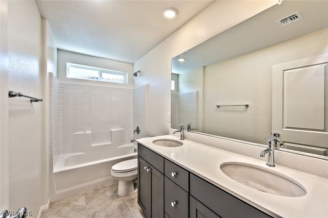 10167 Glowing Amber Street, Las Vegas, NV 89141