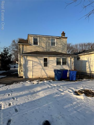 8420 Jewett Avenue, Warren, MI 48089