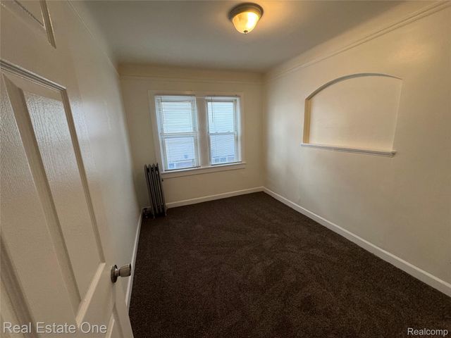 8420 Jewett Avenue, Warren, MI 48089