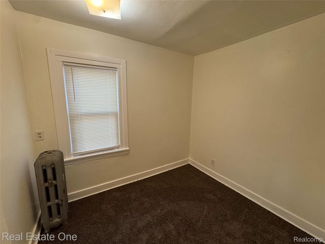 8420 Jewett Avenue, Warren, MI 48089