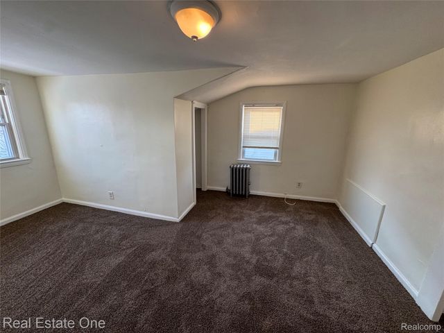 8420 Jewett Avenue, Warren, MI 48089