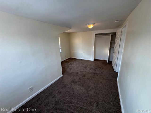 8420 Jewett Avenue, Warren, MI 48089