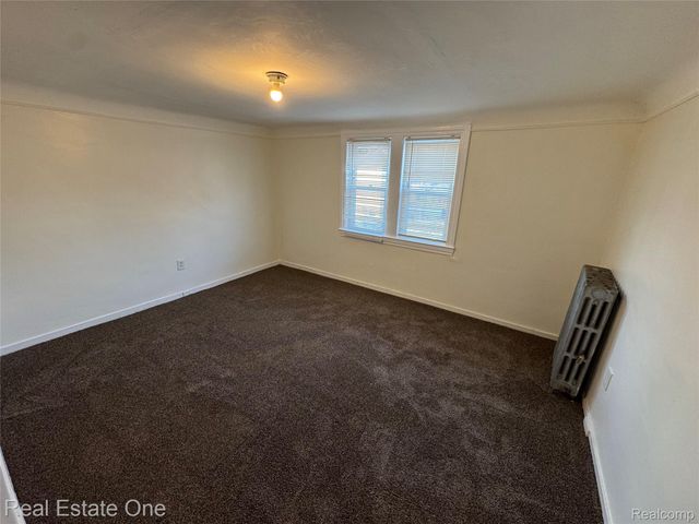 8420 Jewett Avenue, Warren, MI 48089