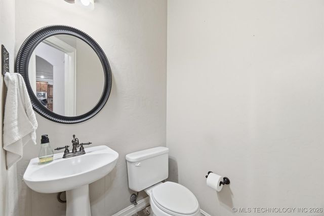 722 W 39th Street S, Sand Springs, OK 74063