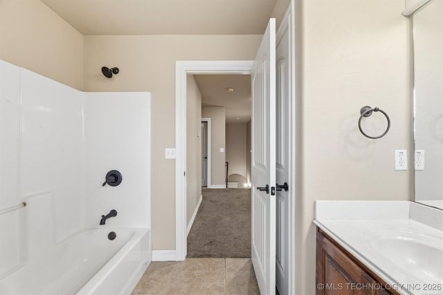 722 W 39th Street S, Sand Springs, OK 74063