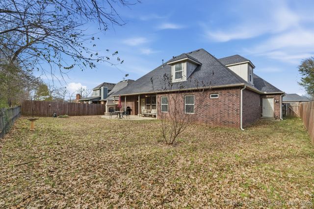 722 W 39th Street S, Sand Springs, OK 74063