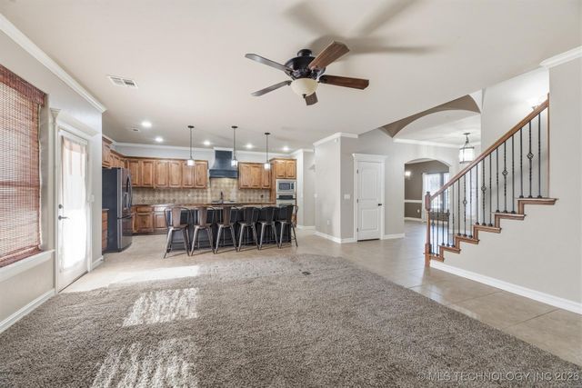 722 W 39th Street S, Sand Springs, OK 74063