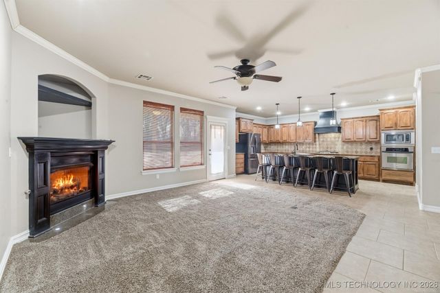 722 W 39th Street S, Sand Springs, OK 74063