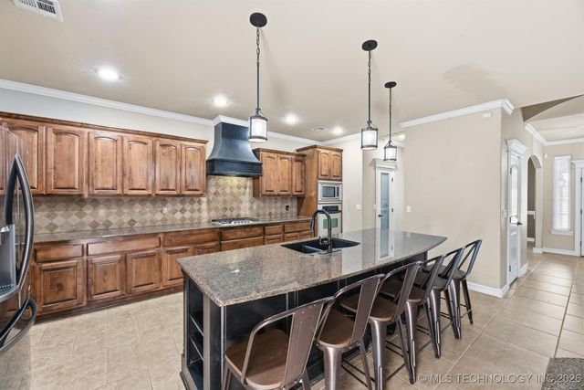 722 W 39th Street S, Sand Springs, OK 74063