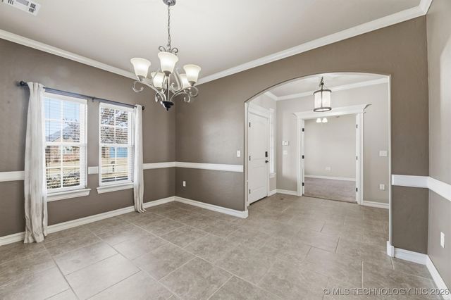 722 W 39th Street S, Sand Springs, OK 74063