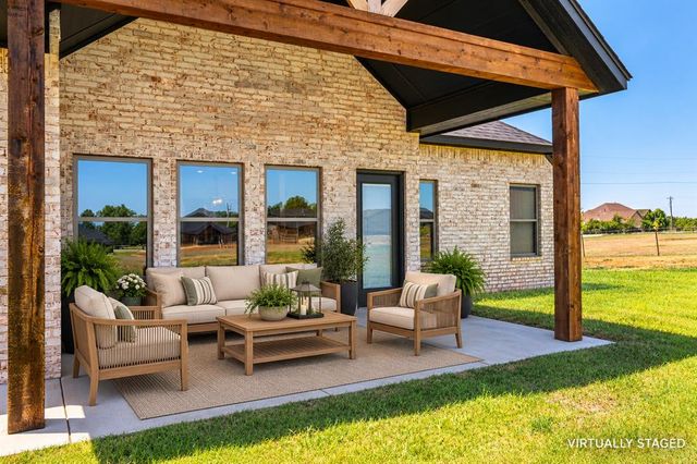 1109 Bridgeview Lane, Tuttle, OK 73089