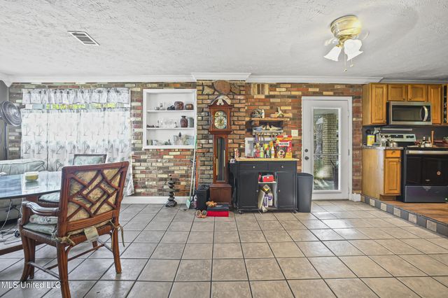 6075 E Adams Street, Bay Saint Louis, MS 39520