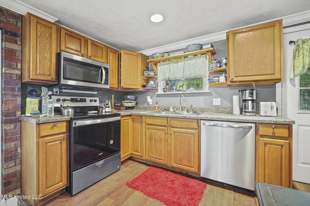 6075 E Adams Street, Bay Saint Louis, MS 39520