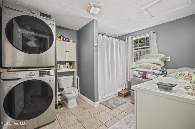 6075 E Adams Street, Bay Saint Louis, MS 39520