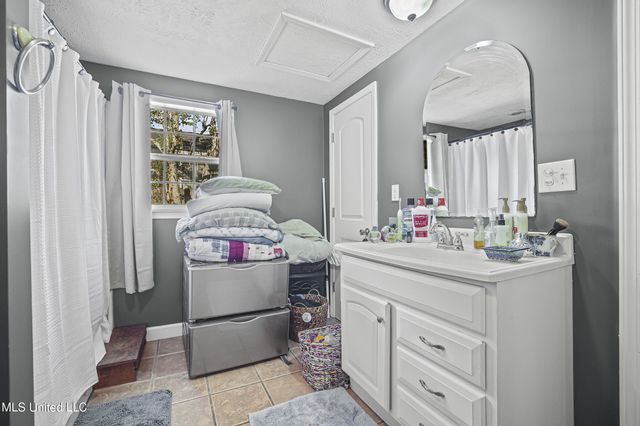 6075 E Adams Street, Bay Saint Louis, MS 39520