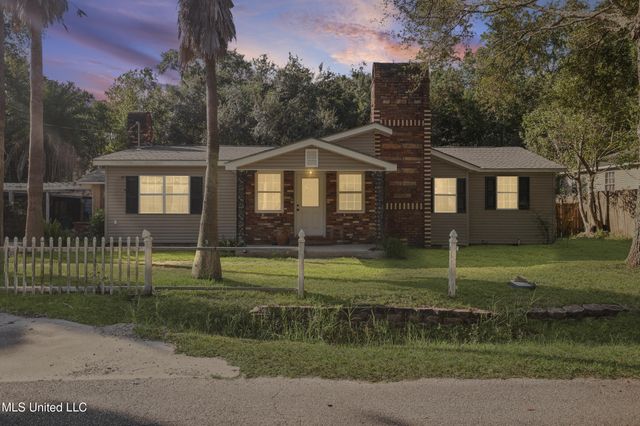 6075 E Adams Street, Bay Saint Louis, MS 39520