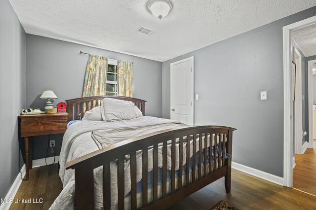 6075 E Adams Street, Bay Saint Louis, MS 39520