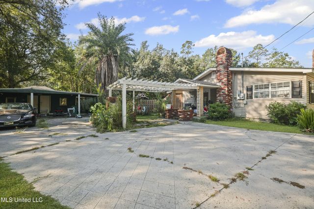 6075 E Adams Street, Bay Saint Louis, MS 39520