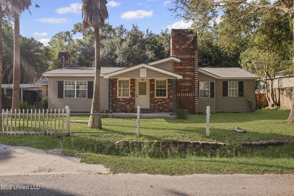 6075 E Adams Street, Bay Saint Louis, MS 39520